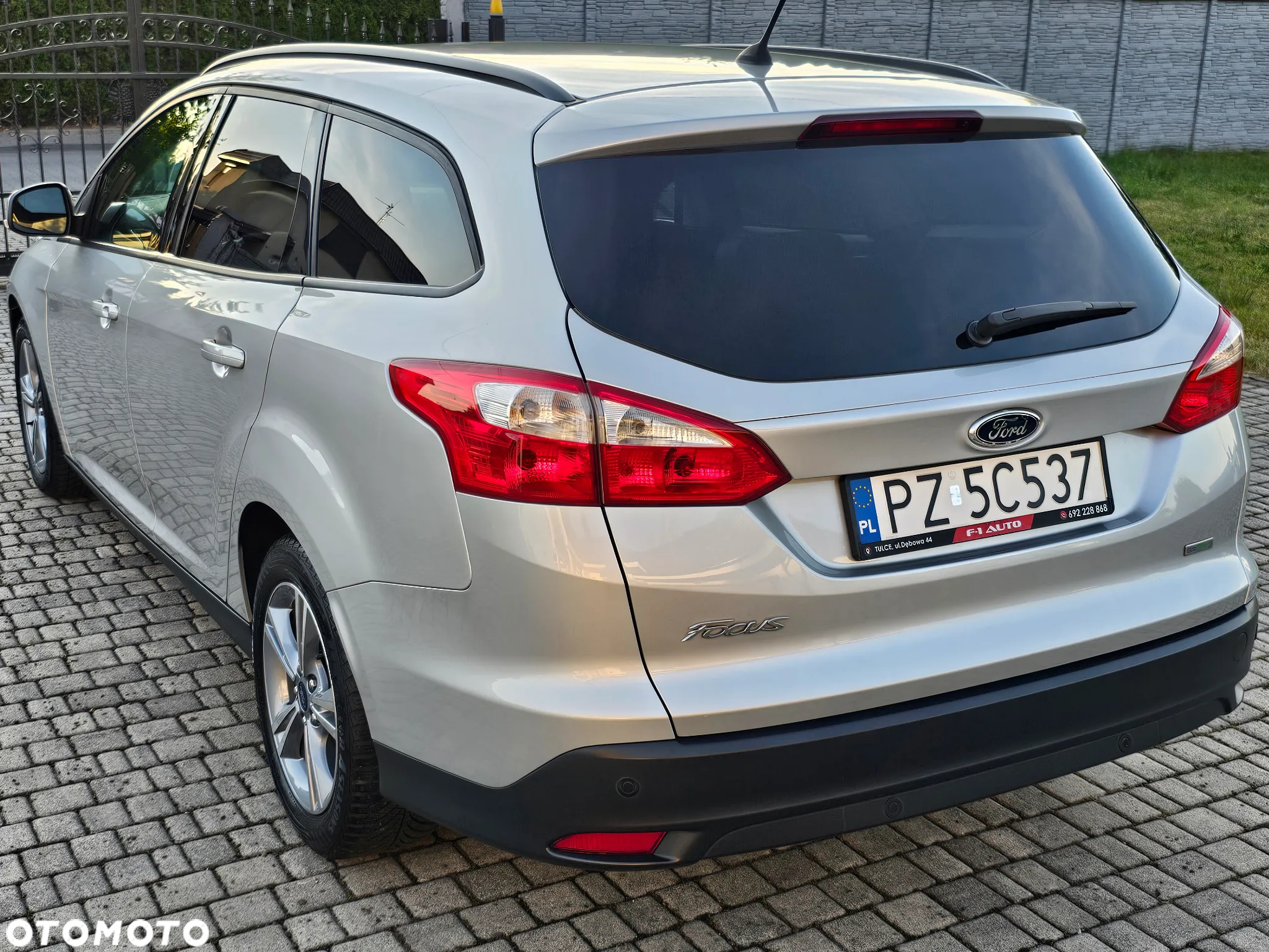 Ford Focus Turnier 1.0 EcoBoost Start-Stopp-System Business Edition - 11