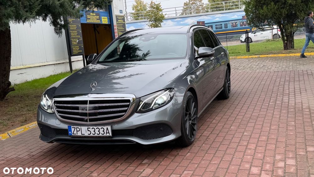 Mercedes-Benz Klasa E 200 CGI BlueEFFICIENCY Automatik Avantgarde - 2
