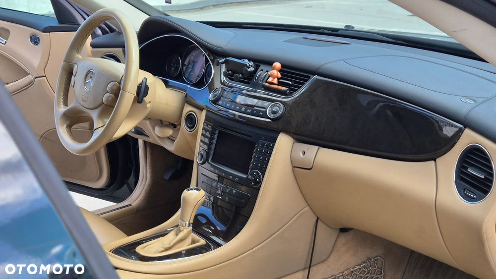 Mercedes-Benz CLS 350 CGI 7G-TRONIC - 24