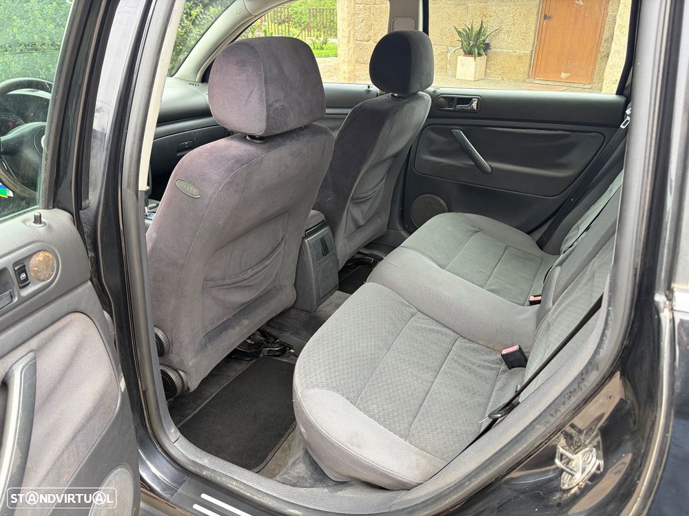 VW Passat Variant 1.9 TDi Confortl Tip - 12