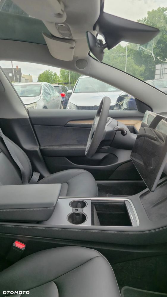 Tesla Model 3 - 16