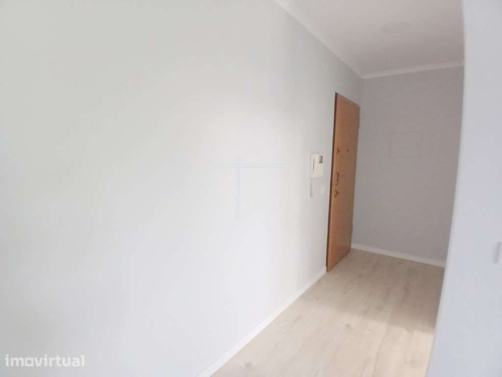Apartamento T1+1 - Quinta do Serrado - Em frente à Faculdade - Grande imagem: 3/20