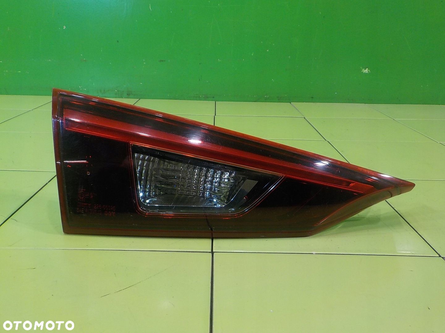 MAZDA 3 BM III 2.2 D 15r SEDAN 4D lampa lewa tyl w klape - 1