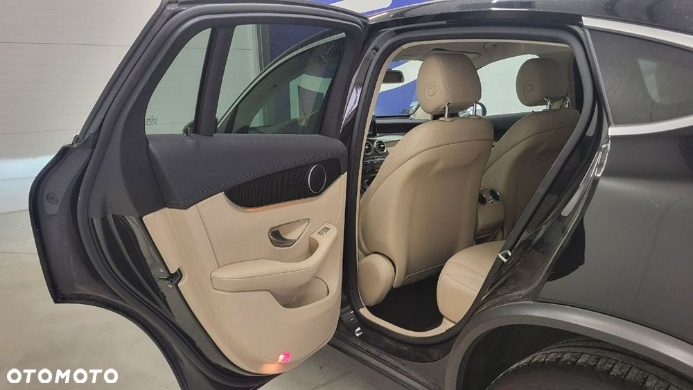 Mercedes-Benz GLC - 21