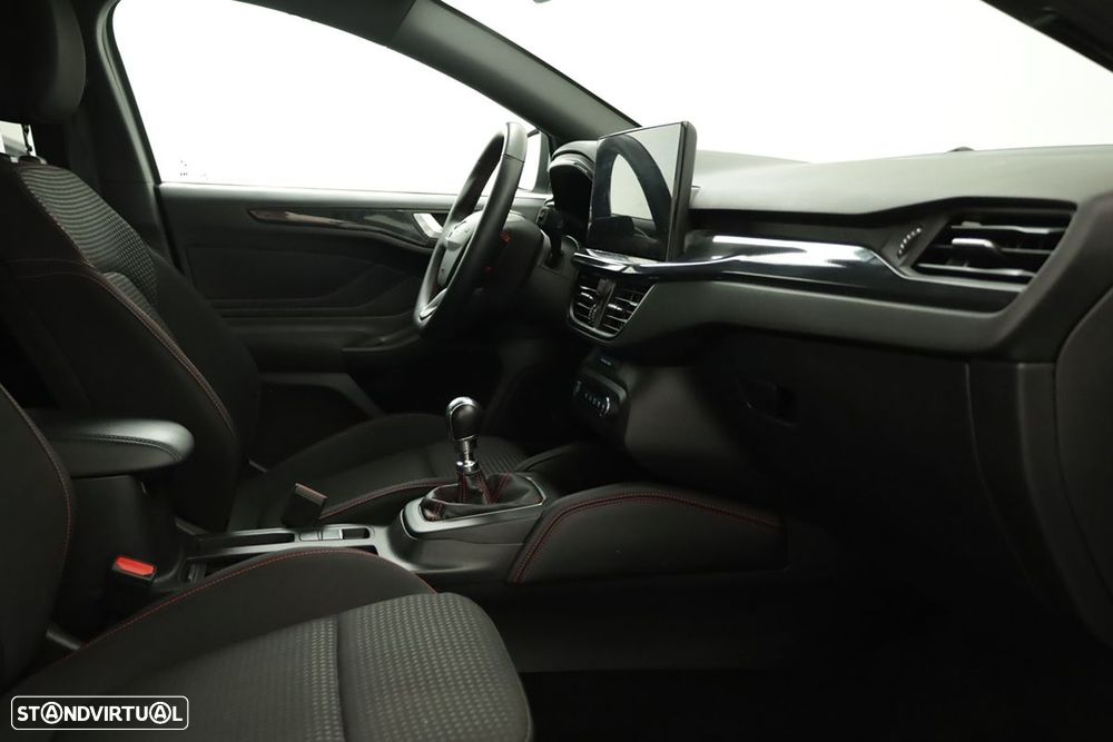 Ford Focus 1.0 EcoBoost MHEV ST-Line X - 21