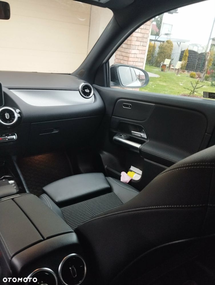 Mercedes-Benz GLA 200 Business Edition - 11