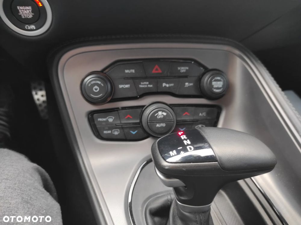 Dodge Challenger 5.7 R/T - 38
