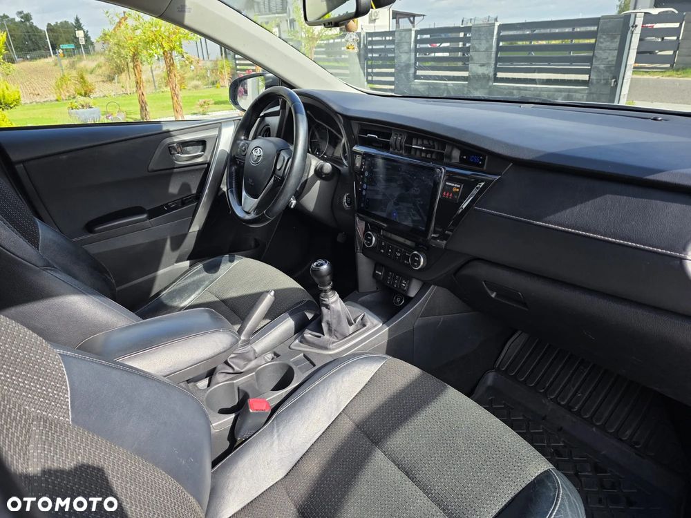 Toyota Auris 1.6 Prestige - 15