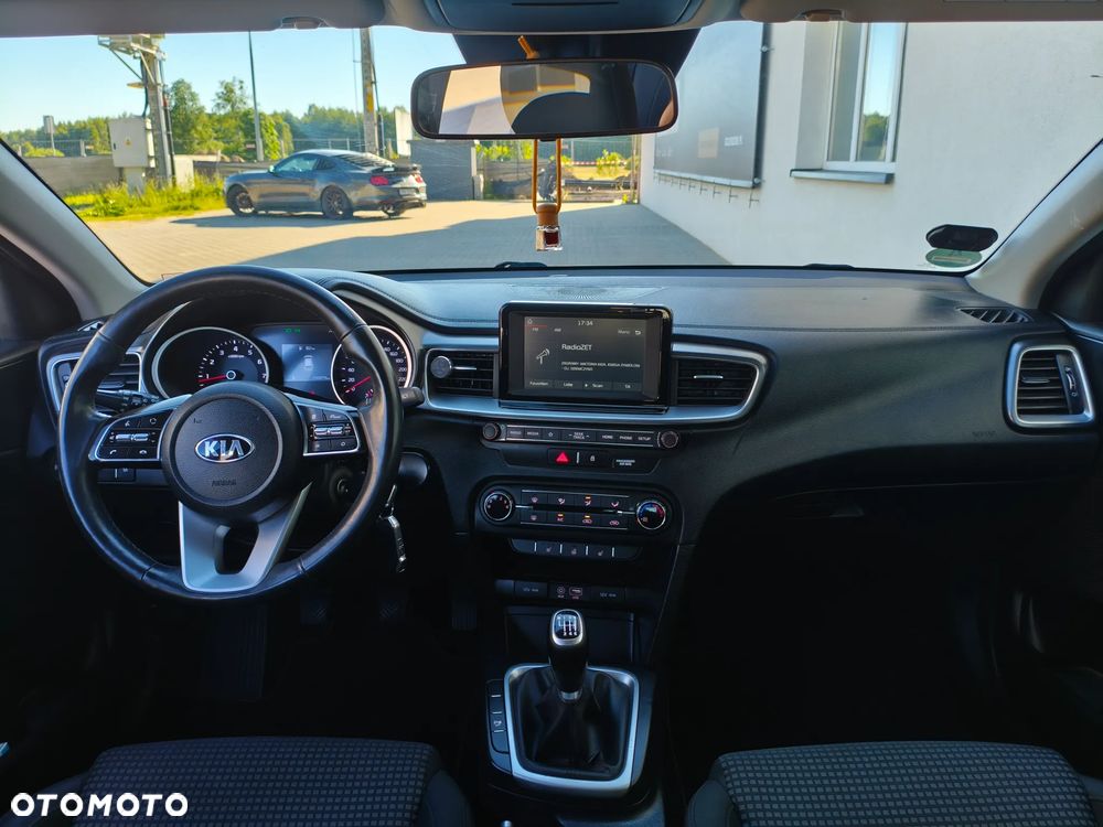 Kia Ceed 1.4 CVVT Dream Team Edition - 11