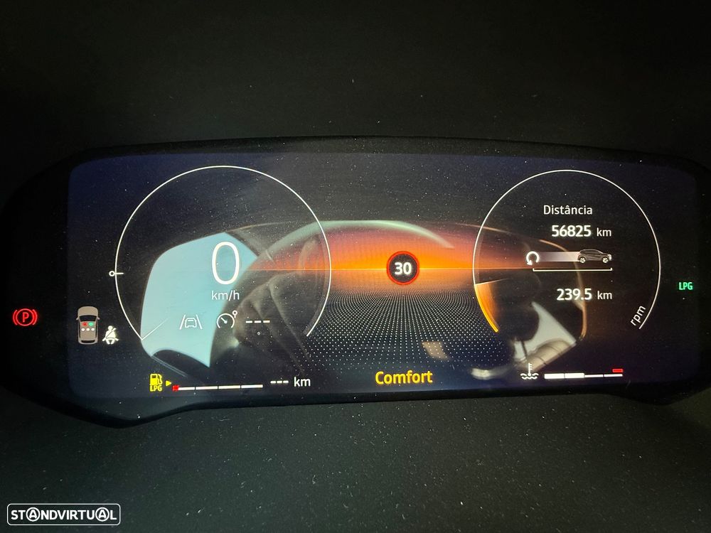Renault Captur 1.0 TCe Techno Bi-Fuel - 11