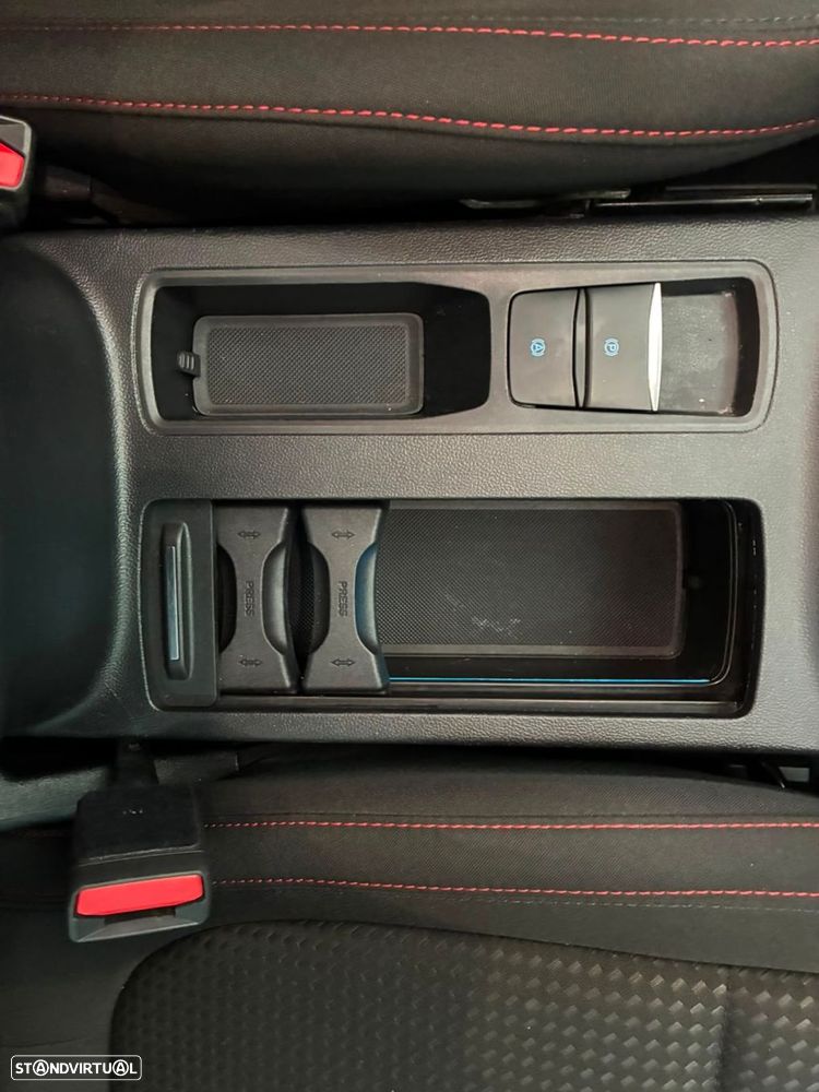Ford Focus 1.0 EcoBoost ST-Line - 27