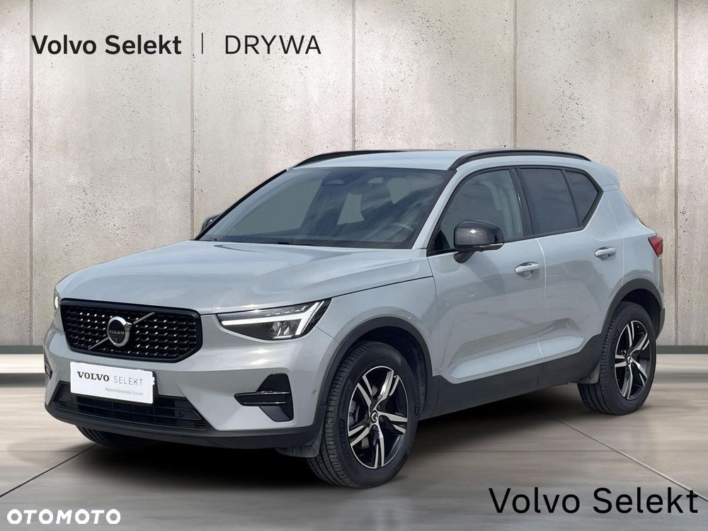 Volvo XC 40 B3 Plus Dark - 2
