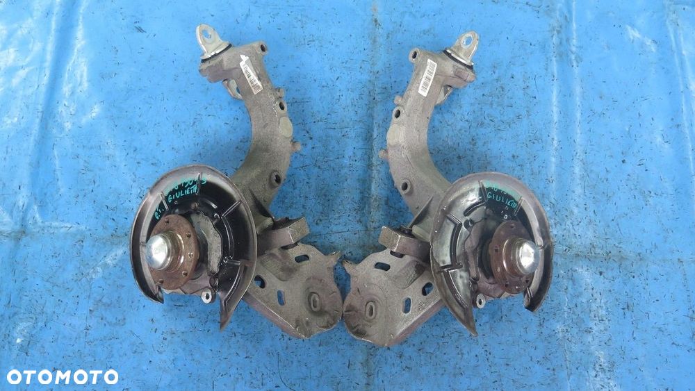 Zwrotnica Wahacz Tył Tylny Prawy lub Lewy ALFA ROMEO GIULIETTA 51815013 51815009 - 1
