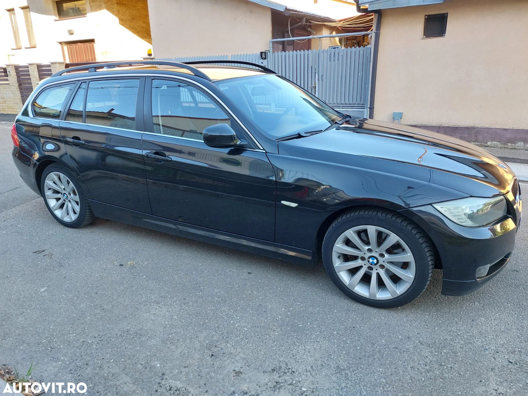 BMW Seria 3 318d DPF Touring Aut. - 1
