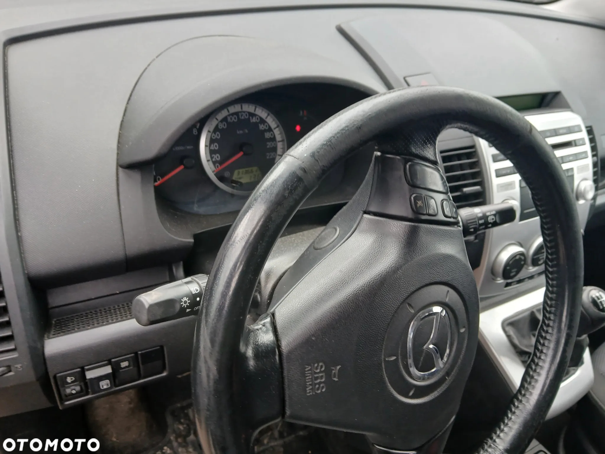mazda 5 fotel fotele kanapa deska kokpit podsufitka boczek boczki klamka podłokietnik licznik - 3