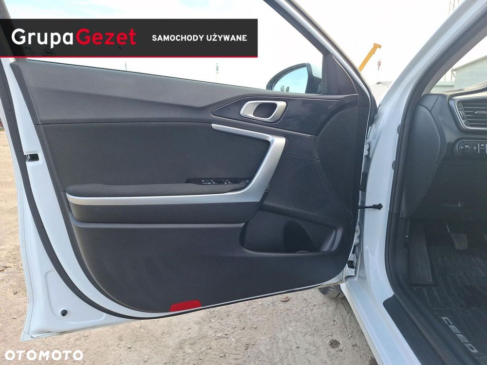 Kia Ceed 1.5 T-GDI M - 10