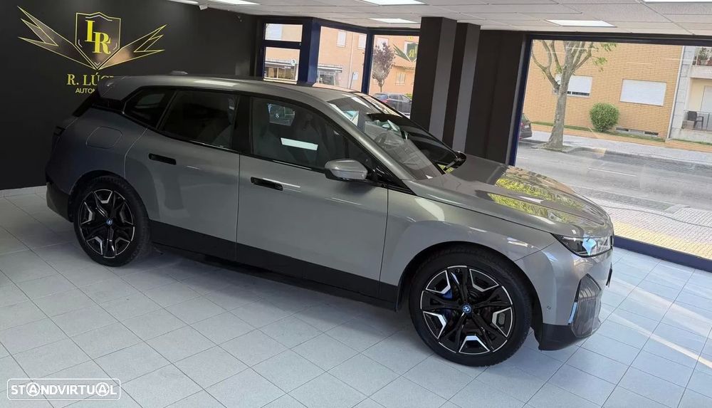 BMW iX xDrive 40 Pack Desportivo - 6