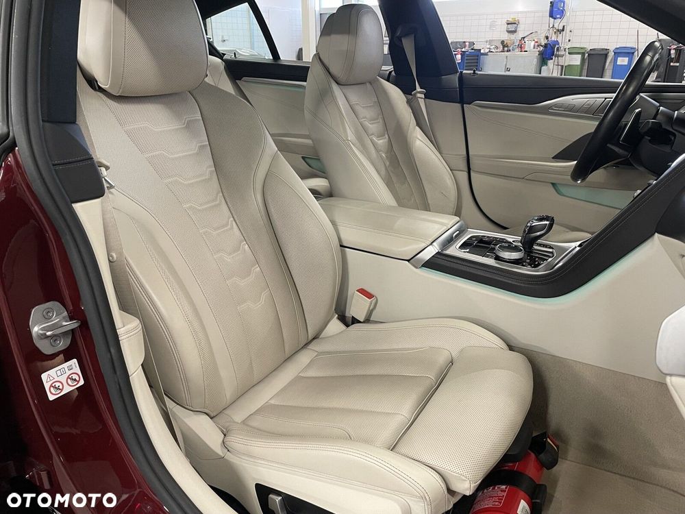 BMW Seria 8 - 13