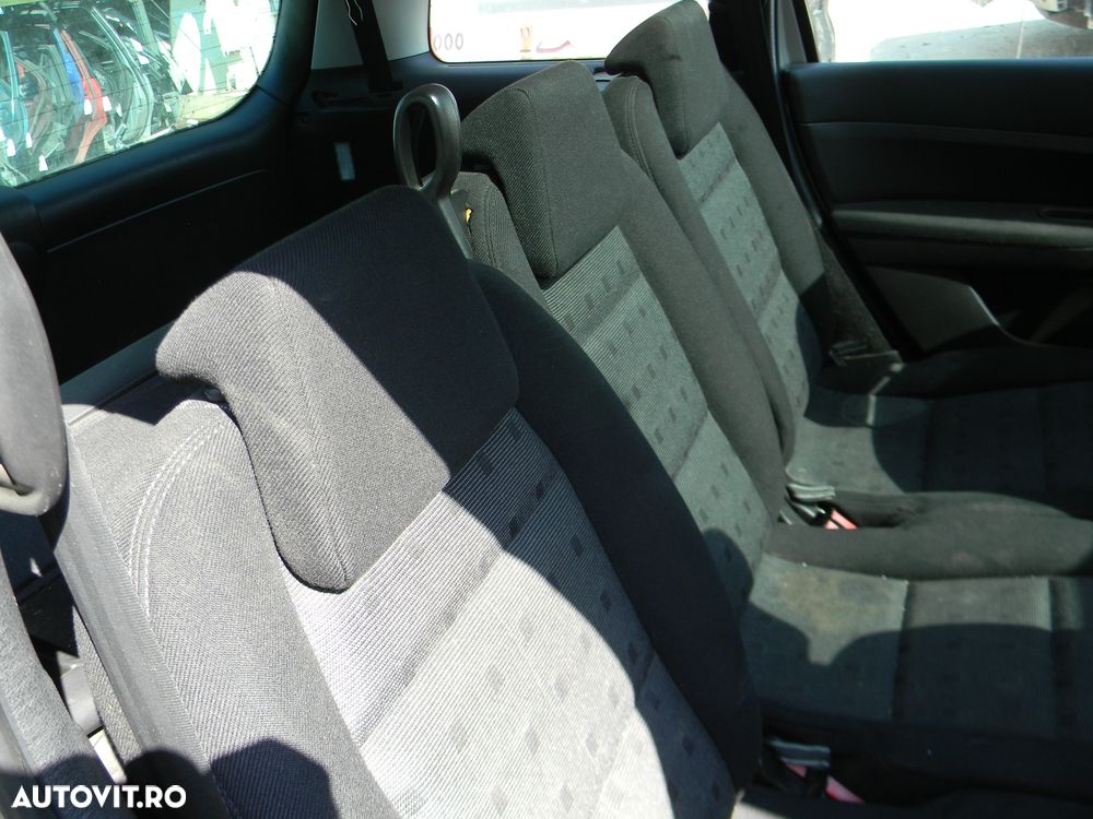 Dezmembrari  Peugeot 307  2000  > 0000 1.6 HDi 110 Motorina - 31