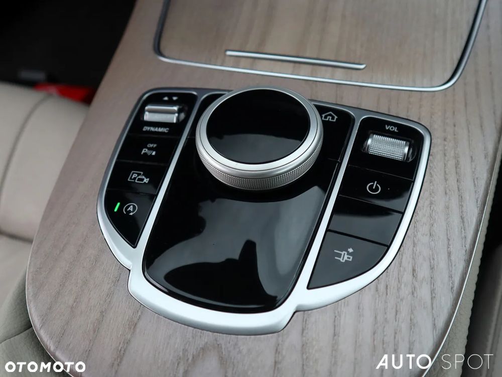 Mercedes-Benz Klasa E 220 d Coupe 9G-TRONIC - 38