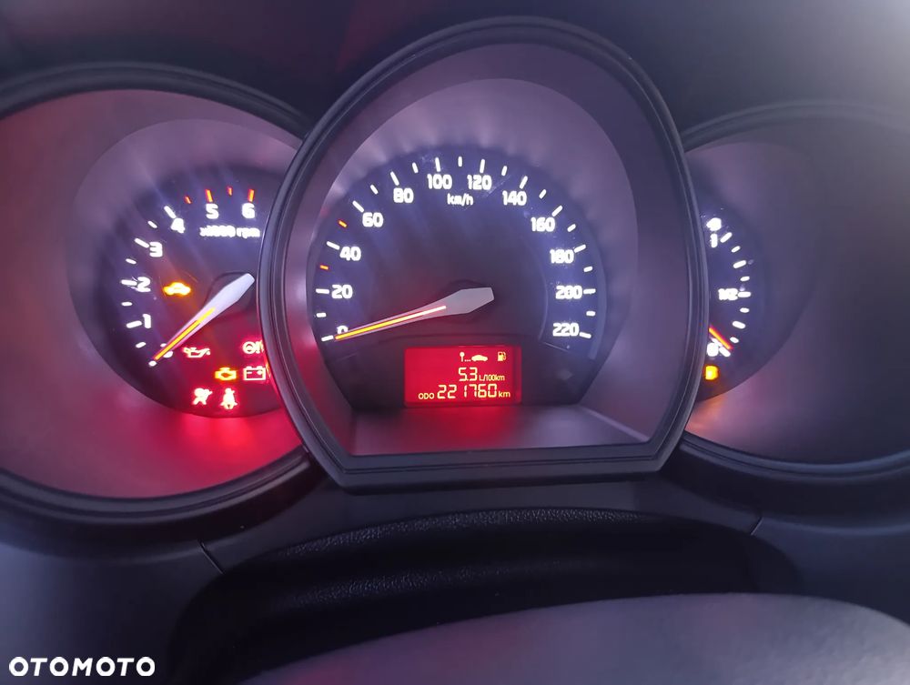 Kia Rio - 12