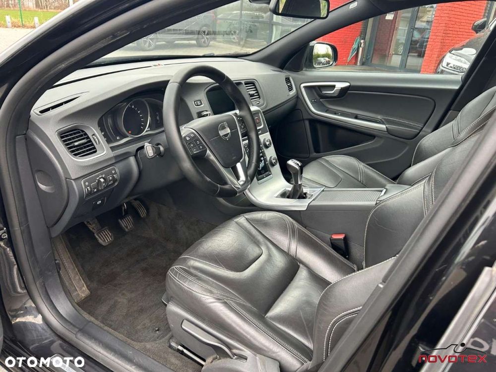 Volvo V60 T3 Momentum - 8