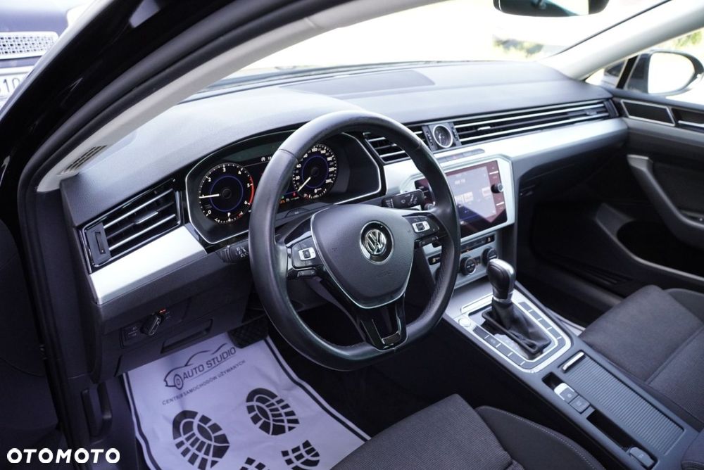 Volkswagen Passat - 9