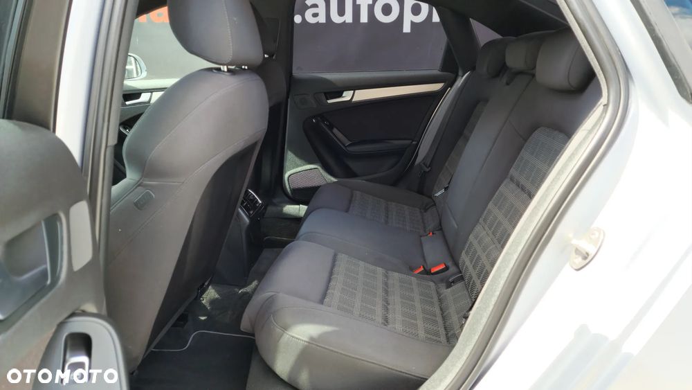 Audi A4 Limousine - 14