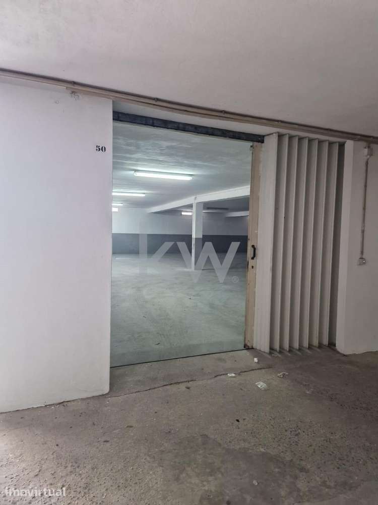Lote de garagens fechadas no Bairro do Liceu, Aveiro - Grande imagem: 5/18