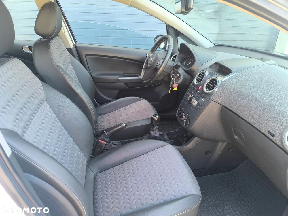 Opel Corsa 1.3 CDTI Essentia - 10