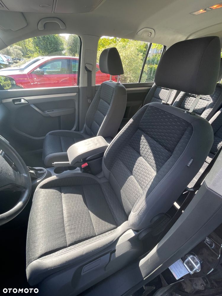 Volkswagen Touran - 9