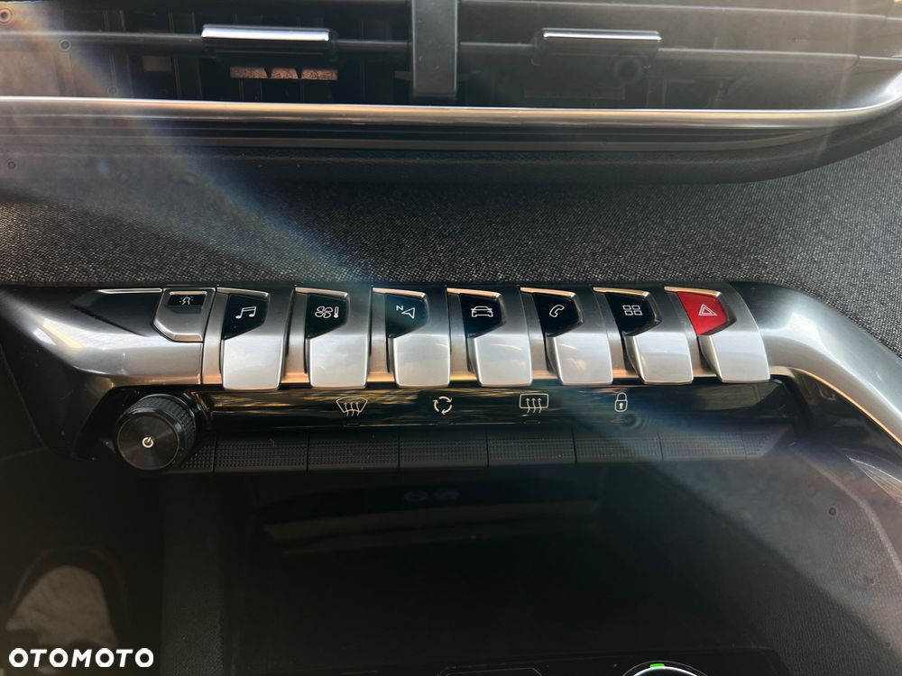 Peugeot 3008 PureTech 130 Stop & Start GPF EAT8 Allure Business-Paket - 25