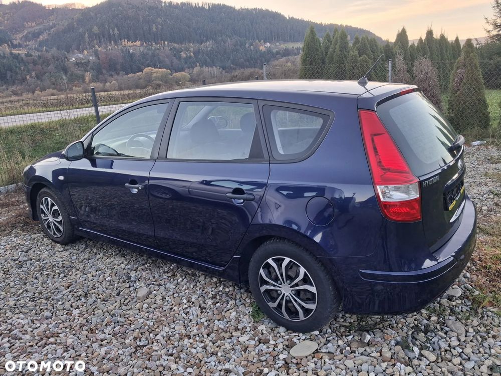 Hyundai i30 1.4 Base + - 9