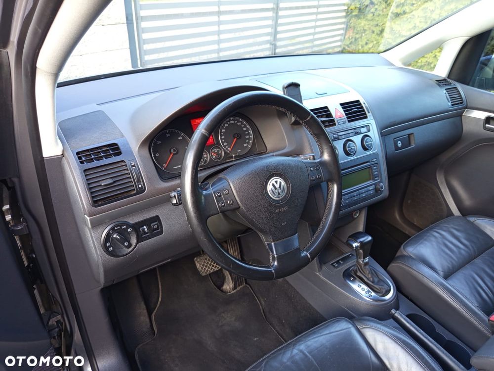 Volkswagen Touran 2.0 TDI DSG Highline - 22