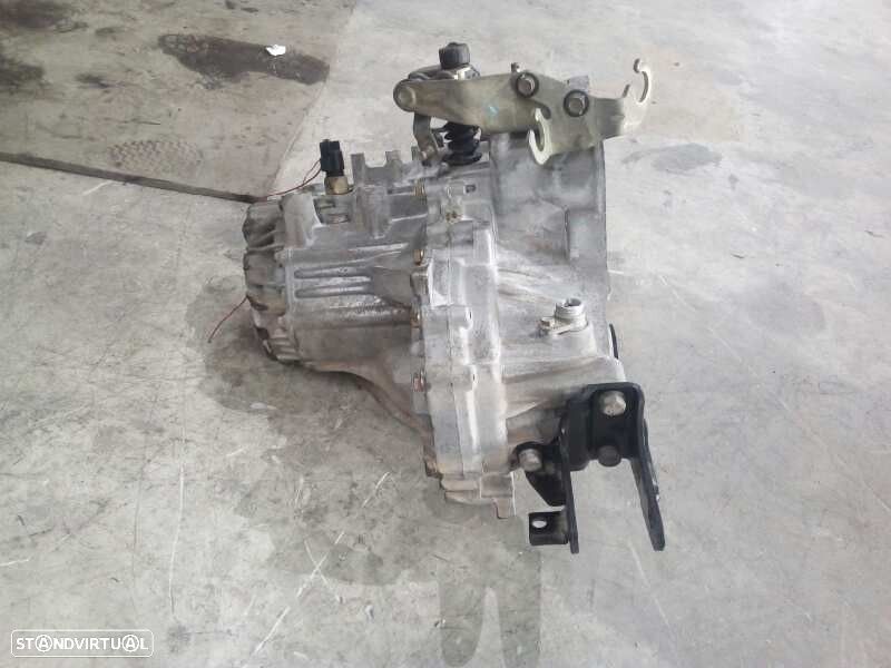 CAIXA VELOCIDADES HYUNDAI LANTRA II - 2