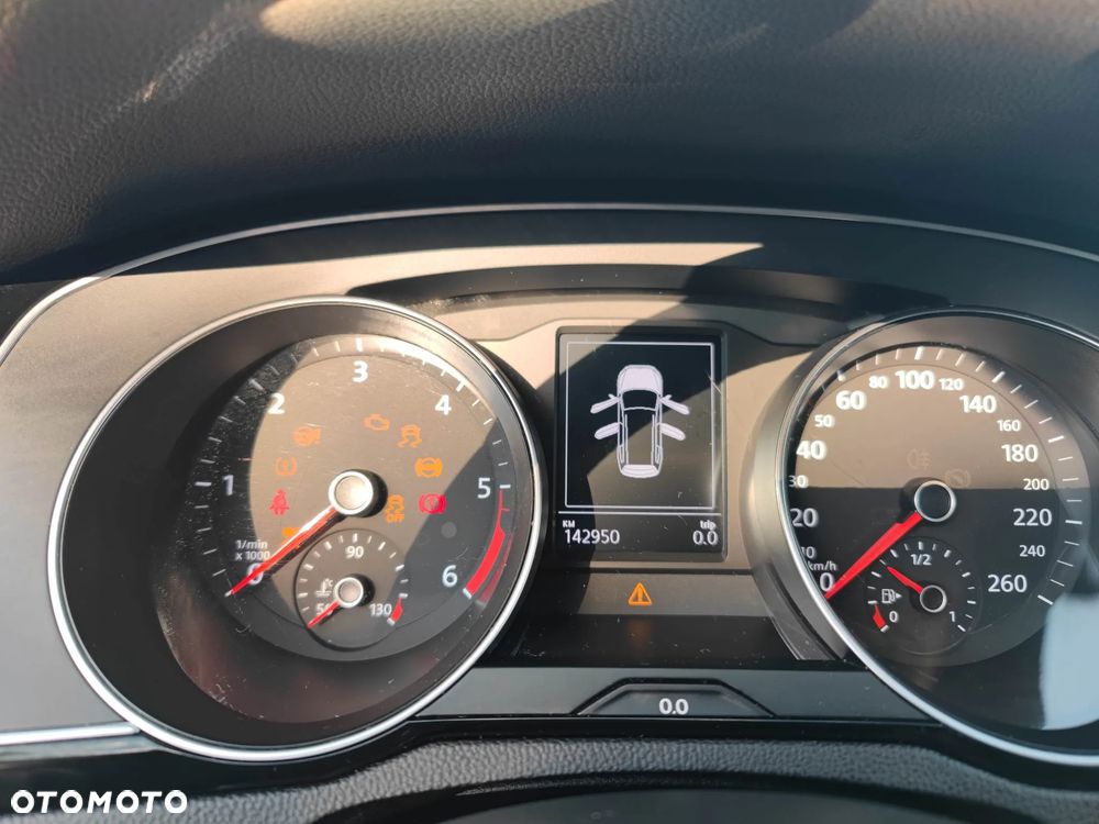Volkswagen Passat 2.0 TDI SCR DSG Conceptline - 3