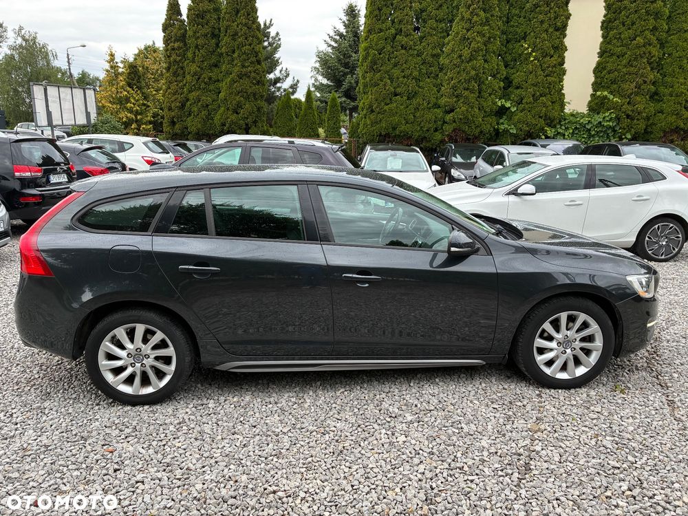 Volvo V60 D2 Base - 8