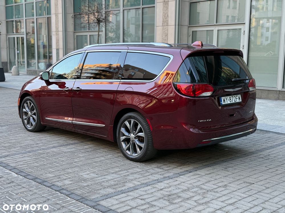 Chrysler Pacifica - 3