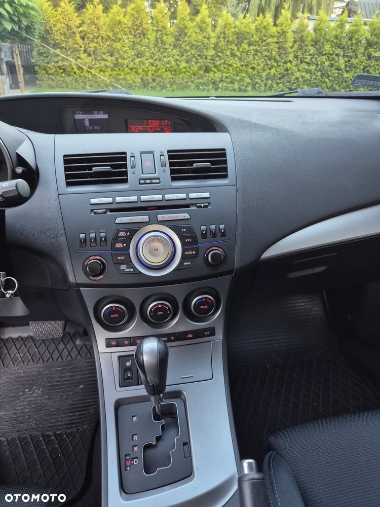 Mazda 3 2.0 Exclusive + - 27
