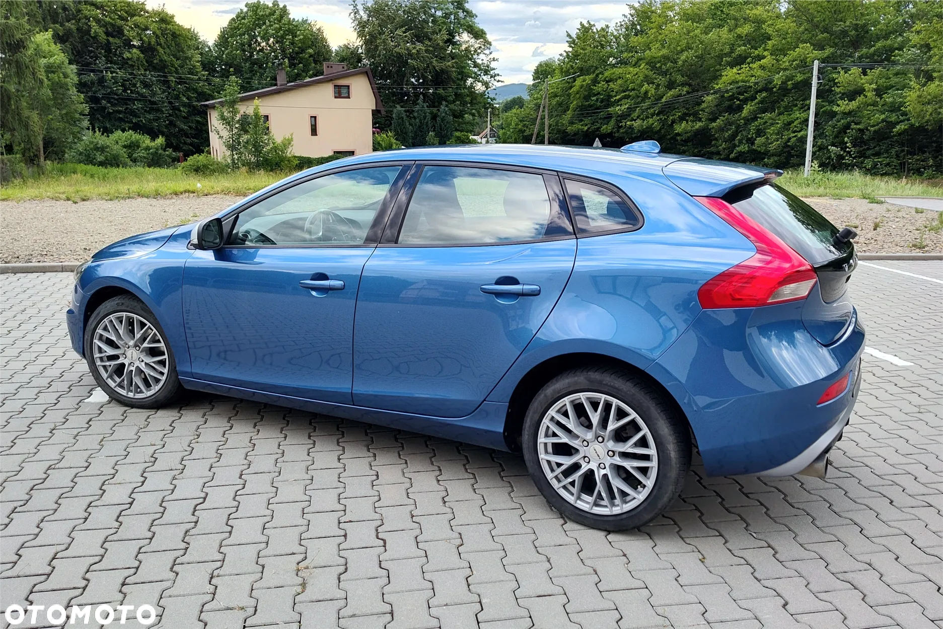 Volvo V40 T2 Drive-E R-Design Kinetic - 2