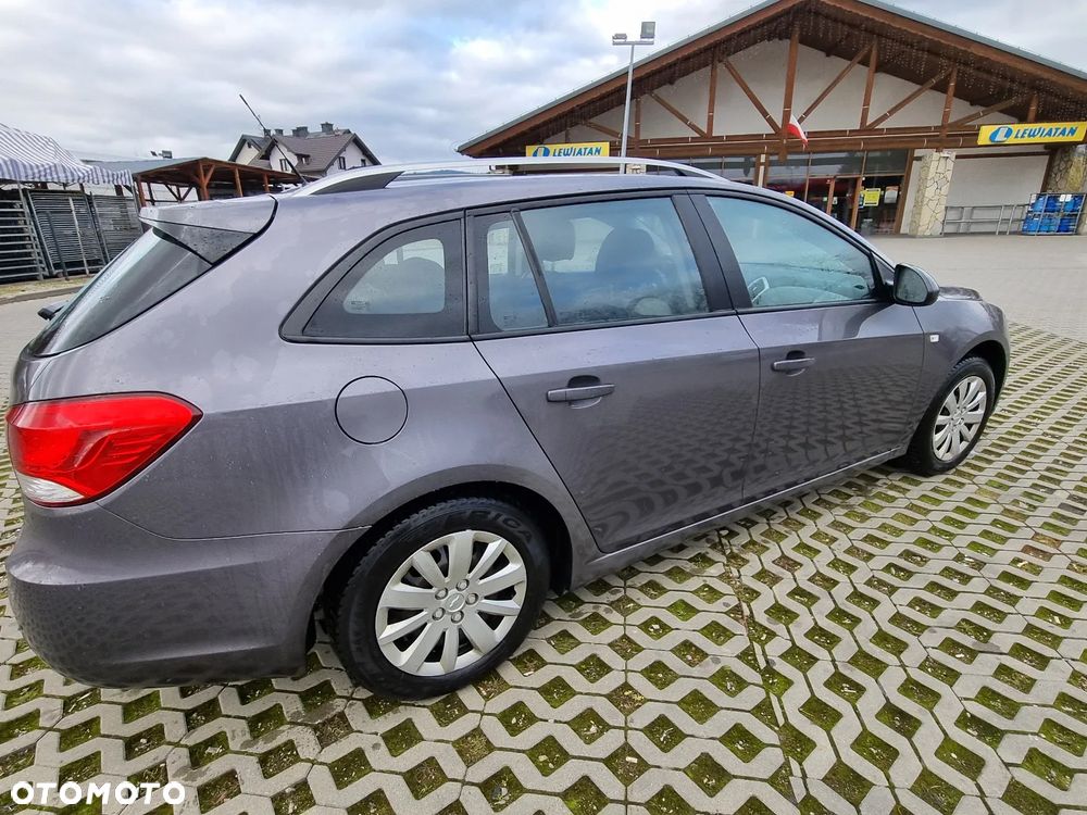 Chevrolet Cruze 1.6 LS - 3