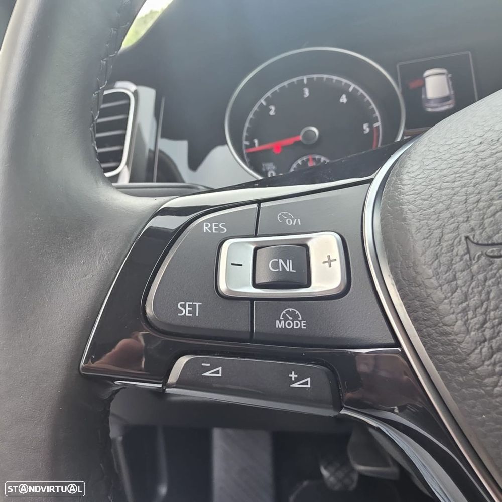 VW Golf 1.6 TDi Highline - 22