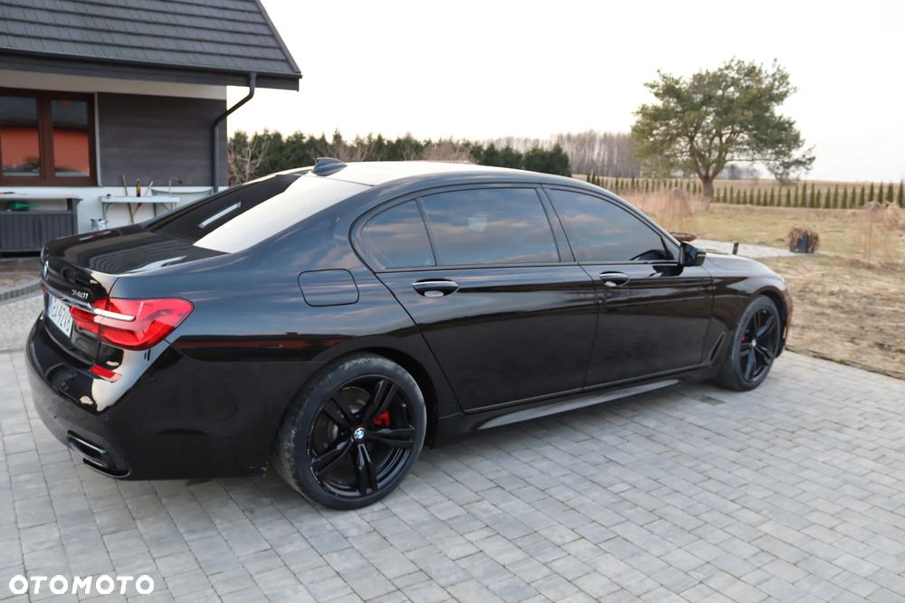 BMW Seria 7 740i - 12