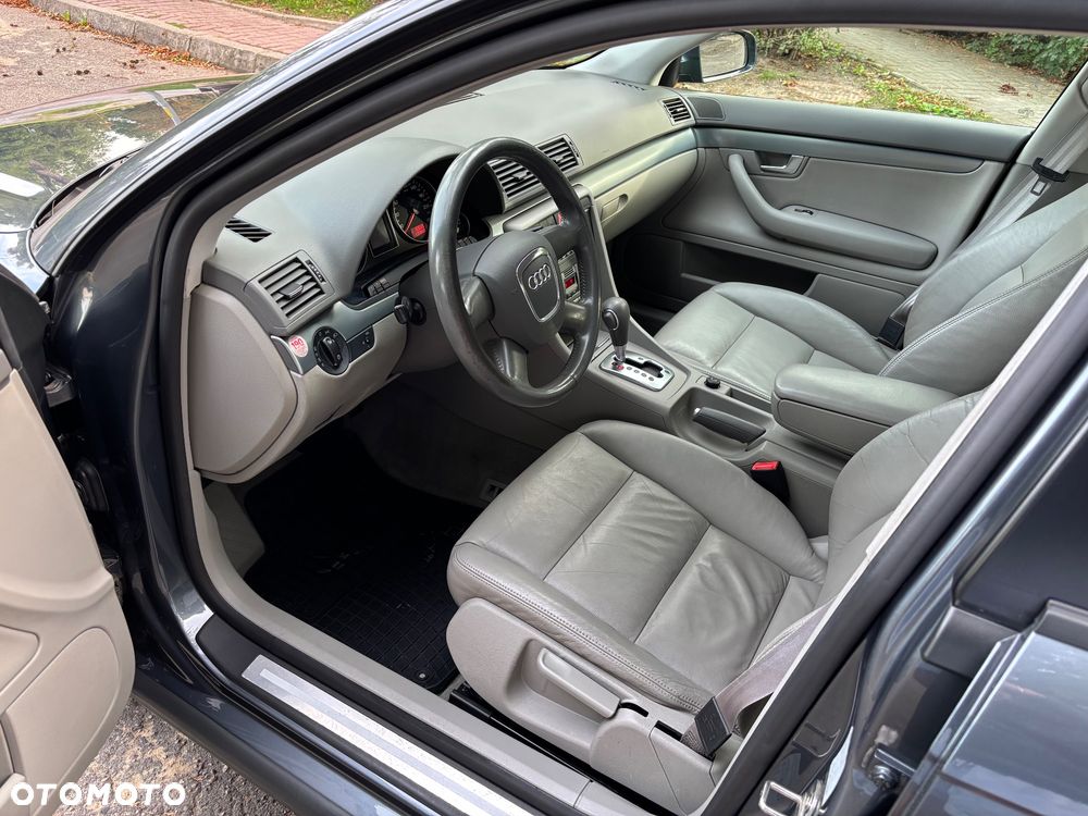 Audi A4 Limousine - 19