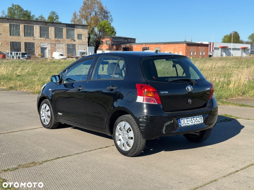 Toyota Yaris 1.33 VVT-i Sol - 4