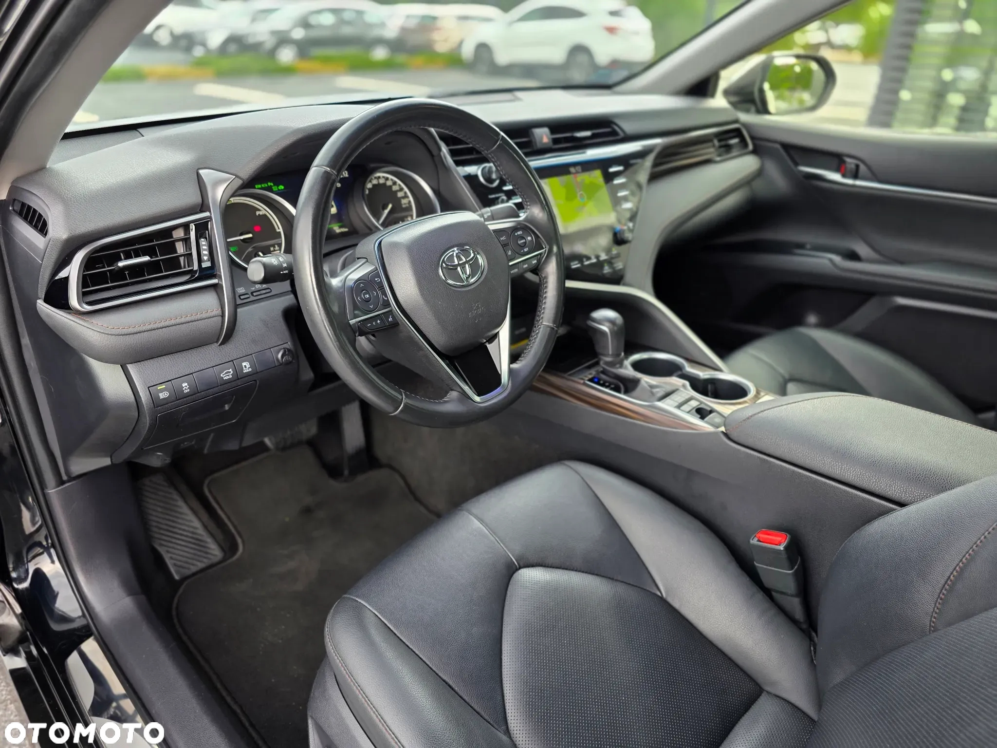 Toyota Camry 2.5 Hybrid Executive CVT - 12