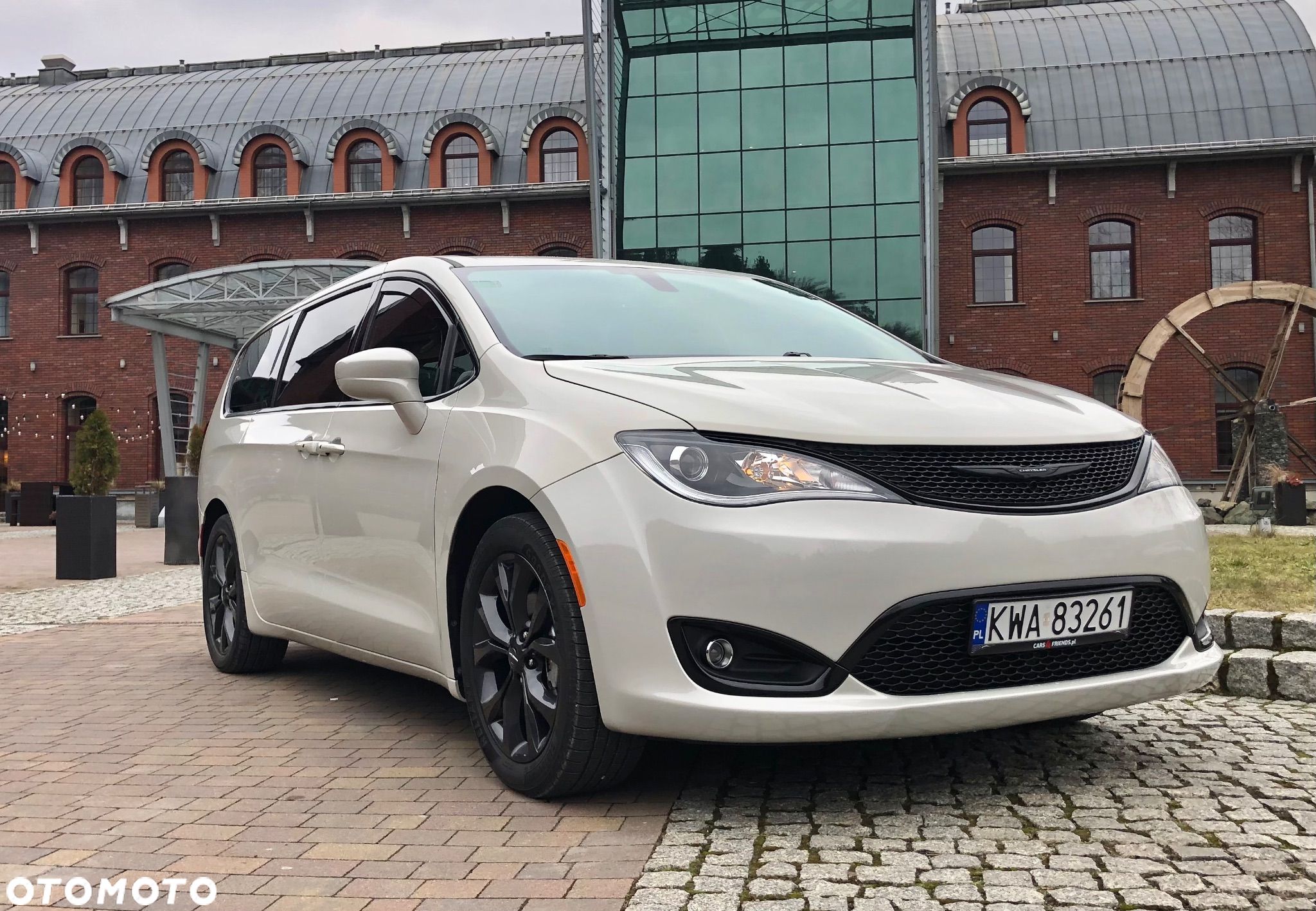 Chrysler Pacifica - 1