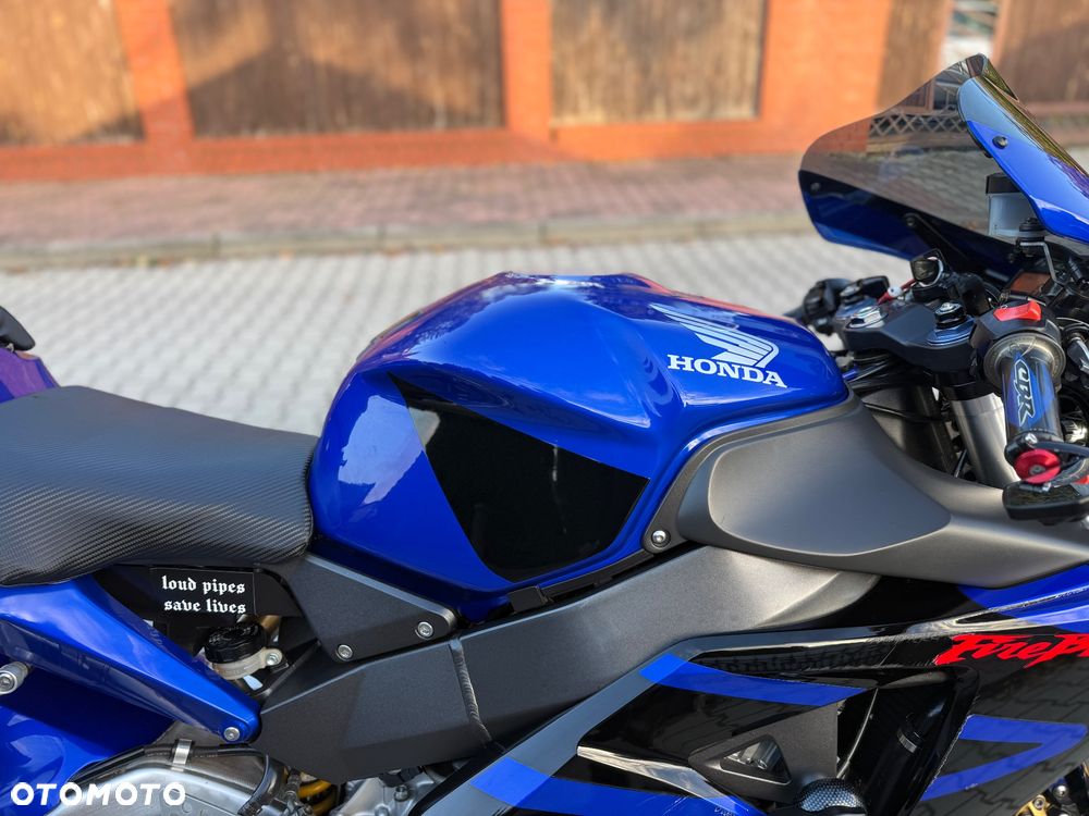 Honda CBR - 12