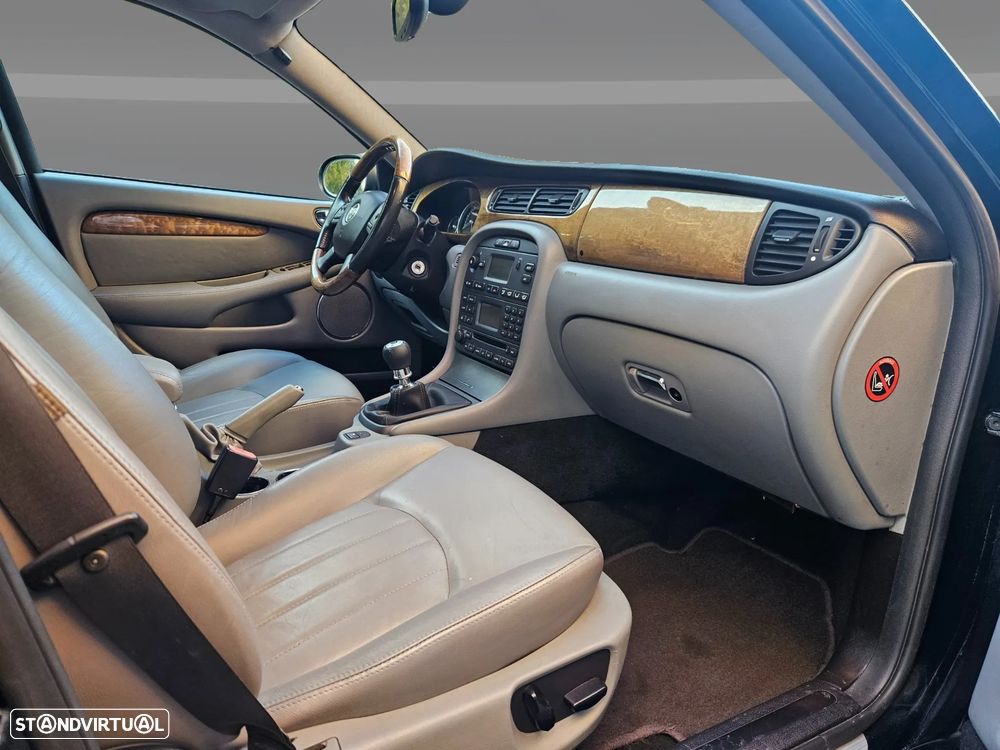 Jaguar X-Type - 32