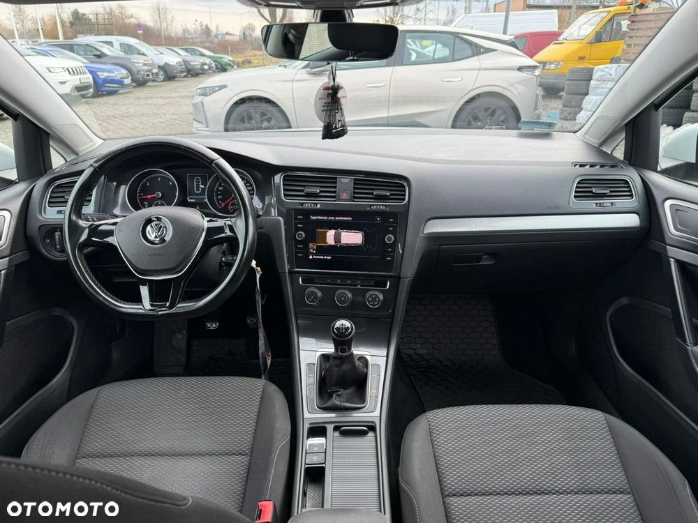 Volkswagen Golf - 5
